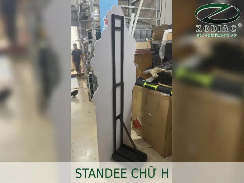 Standee chữ H tại ZODIAC
