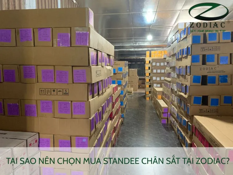 Tại sao nên chọn mua standee chân sắt tại ZODIAC