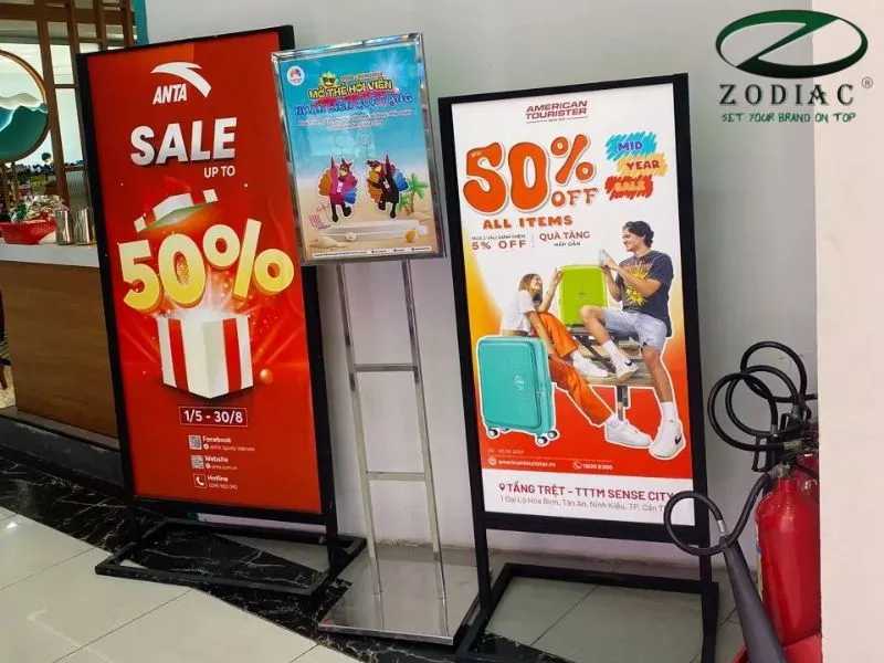 standee chân sắt khuyến mại hot
