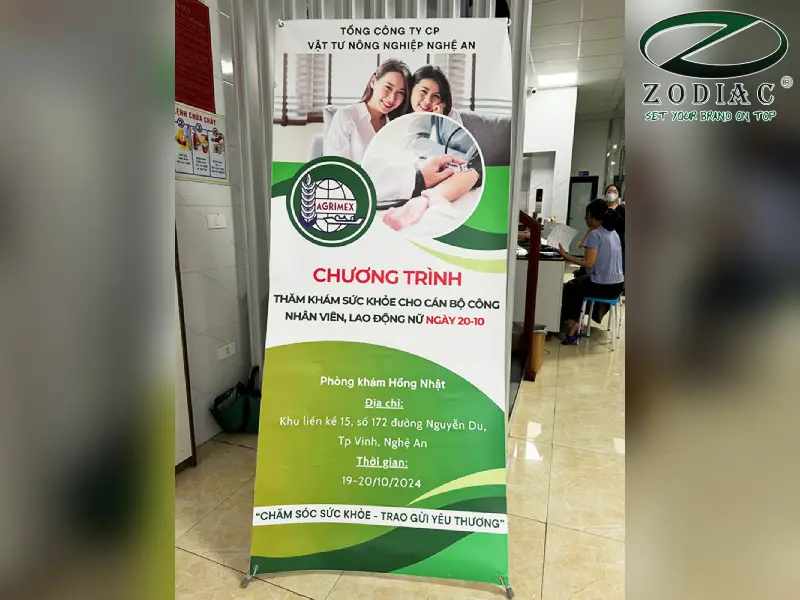 Standee nha khoa cuốn tại ZODIAC