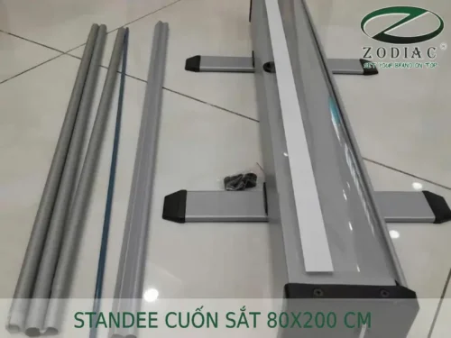 Standee cuốn sắt 80x200 cm – mã ZR-I-08